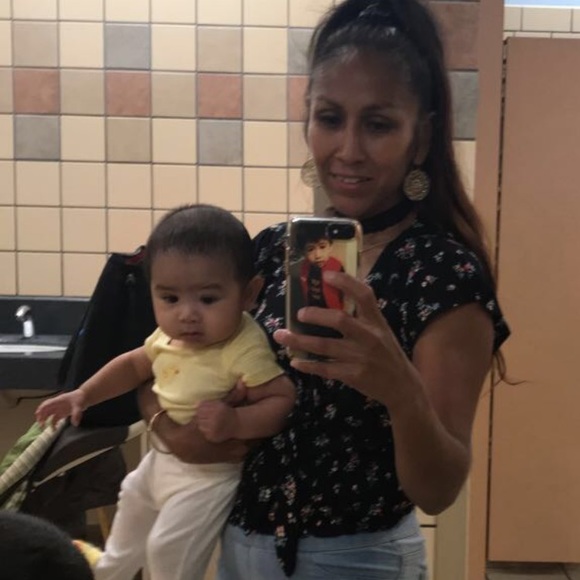 Meet your Posher, Lisal - Picture 2 of 4